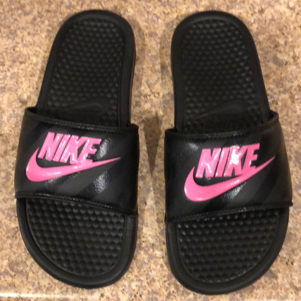 Nike flip flops